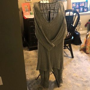 Sage green cropped pant set for summer/ fall.XL